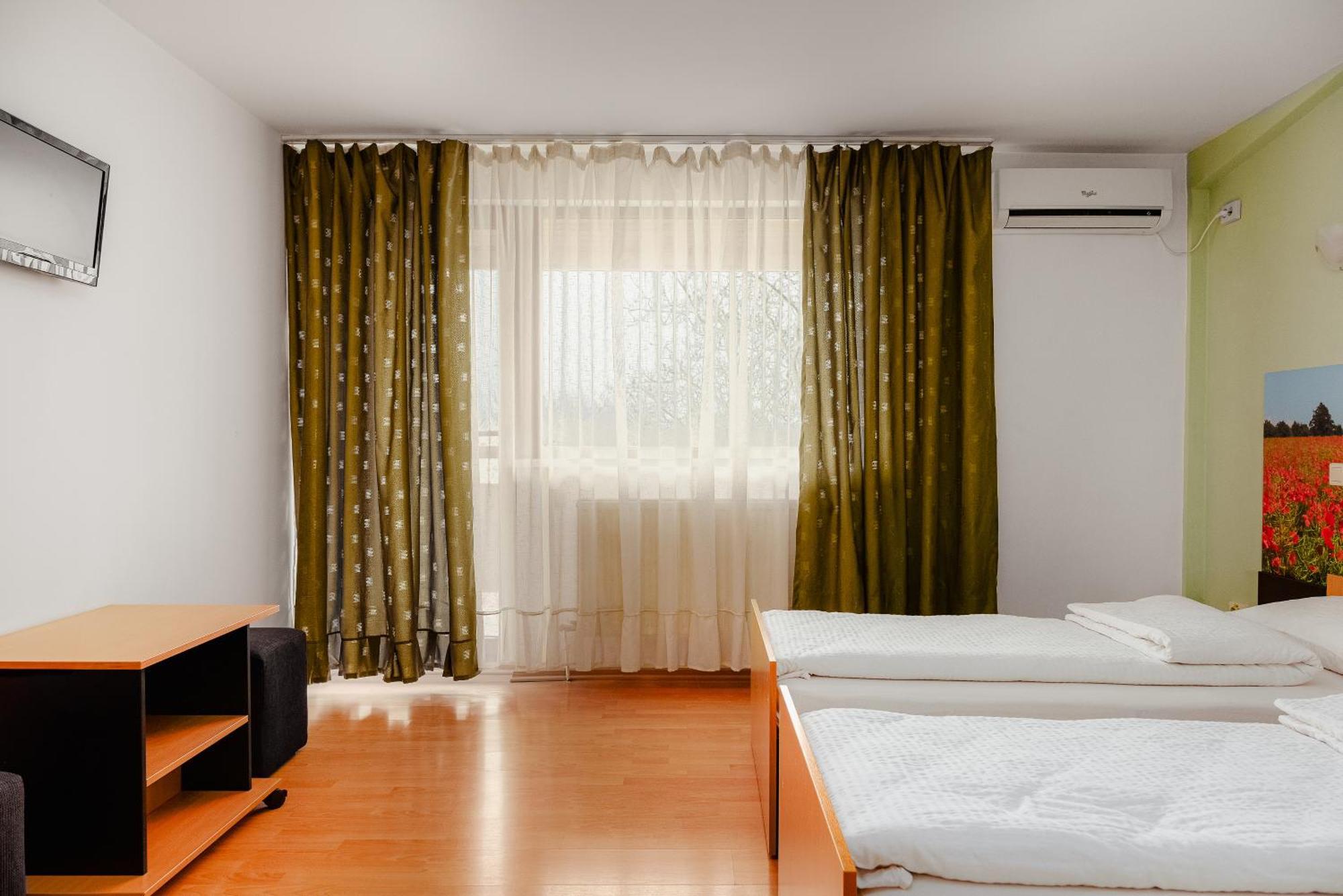 Business Transit To Therme & Bucharest Airport Săftica Eksteriør bilde